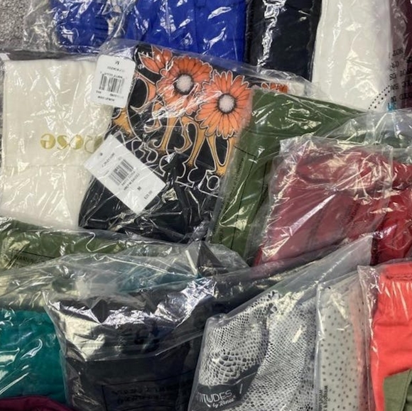 Plus size clothing bundle for queenb_of_hive5 - Picture 2 of 13